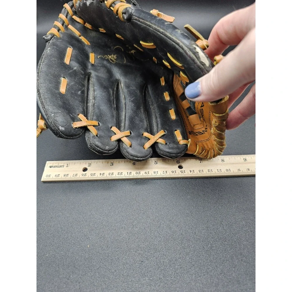Rawlings baseball glove